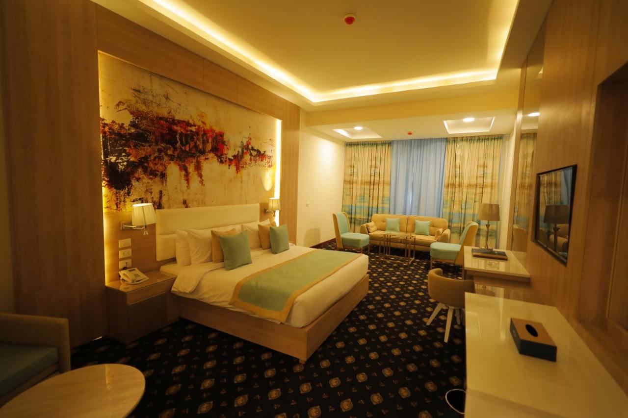 Tolip Gardens Hotel カイロ エクステリア 写真 A room at the hotel