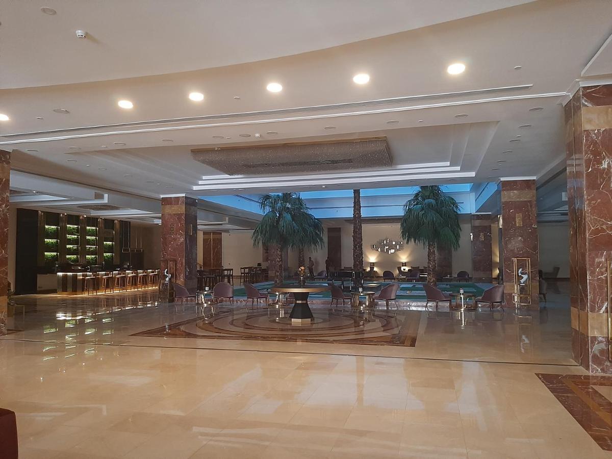 Tolip Gardens Hotel カイロ エクステリア 写真 The lobby of the hotel