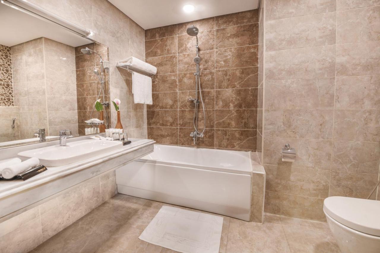 Tolip Gardens Hotel カイロ エクステリア 写真 Bathroom