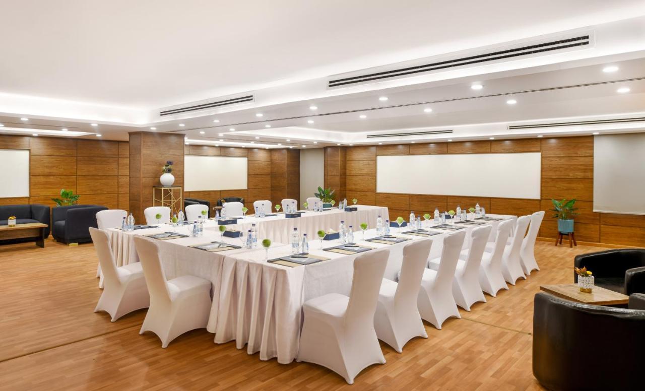 Tolip Gardens Hotel カイロ エクステリア 写真 Meeting room at the hotel